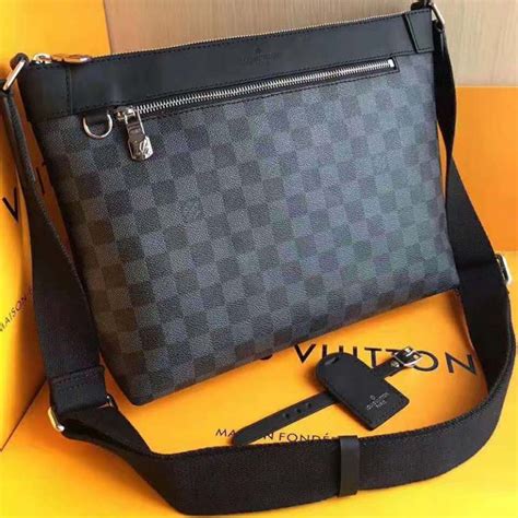 louis vuitton homem|louis vuitton handbags men.